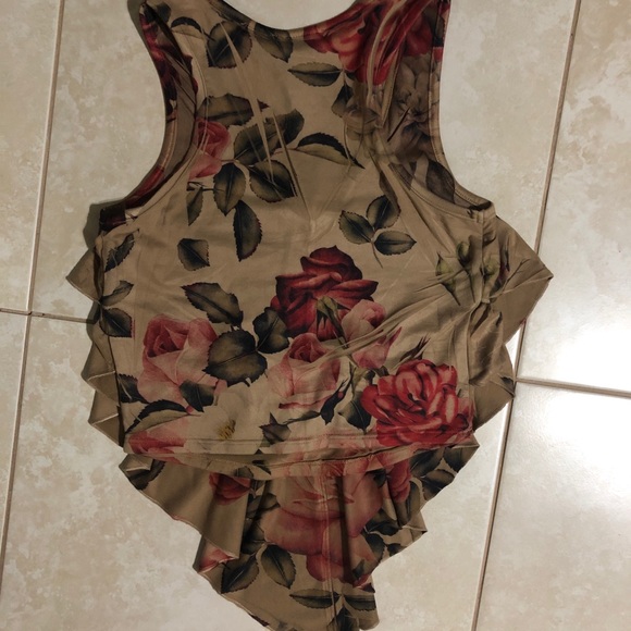 Crop top - Picture 2 of 3